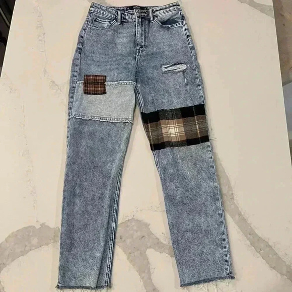 Hollister Denim - Hollister Ultra High Rise Mom Jeans Raw Hem Distressed Patch Work Womens Size 1R